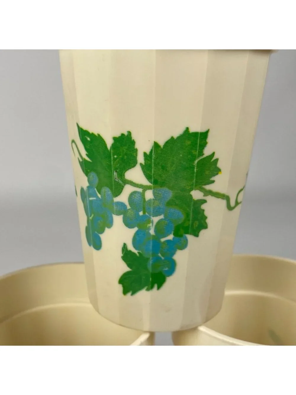 Set of 4 Packer Plastics Drinking Cups Fruit Prints Stackable Made in USA VTG